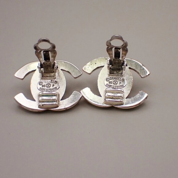 CHANEL CC Logo Button Earrings 96P Clip-On Silver-Plated France Vintage 85RL396 - Picture 9 of 16